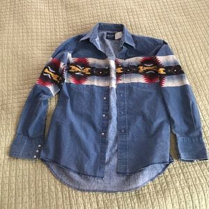Vintage Wrangler western snap shirt. Men’s size medium